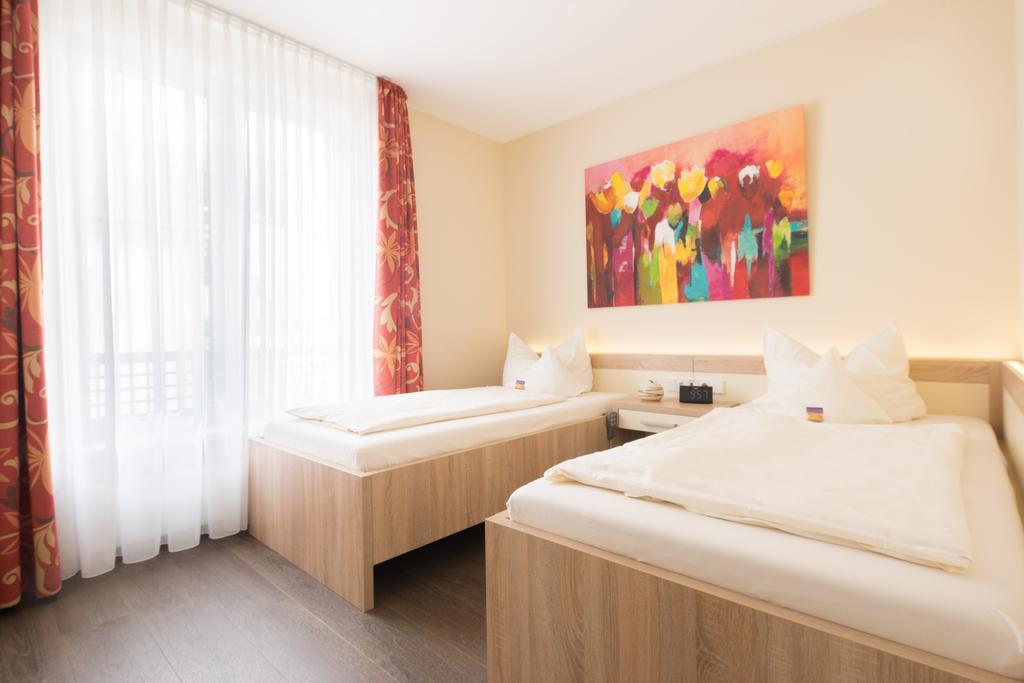 Gda Hotel Am Schlosspark Бад-Хомбург-фор-дер-Хёэ Экстерьер фото